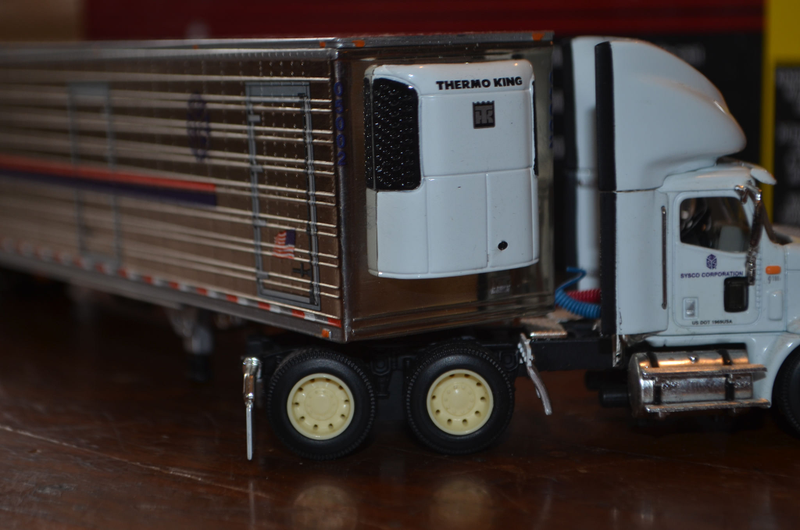 Illustration for article titled Diecast store hawl